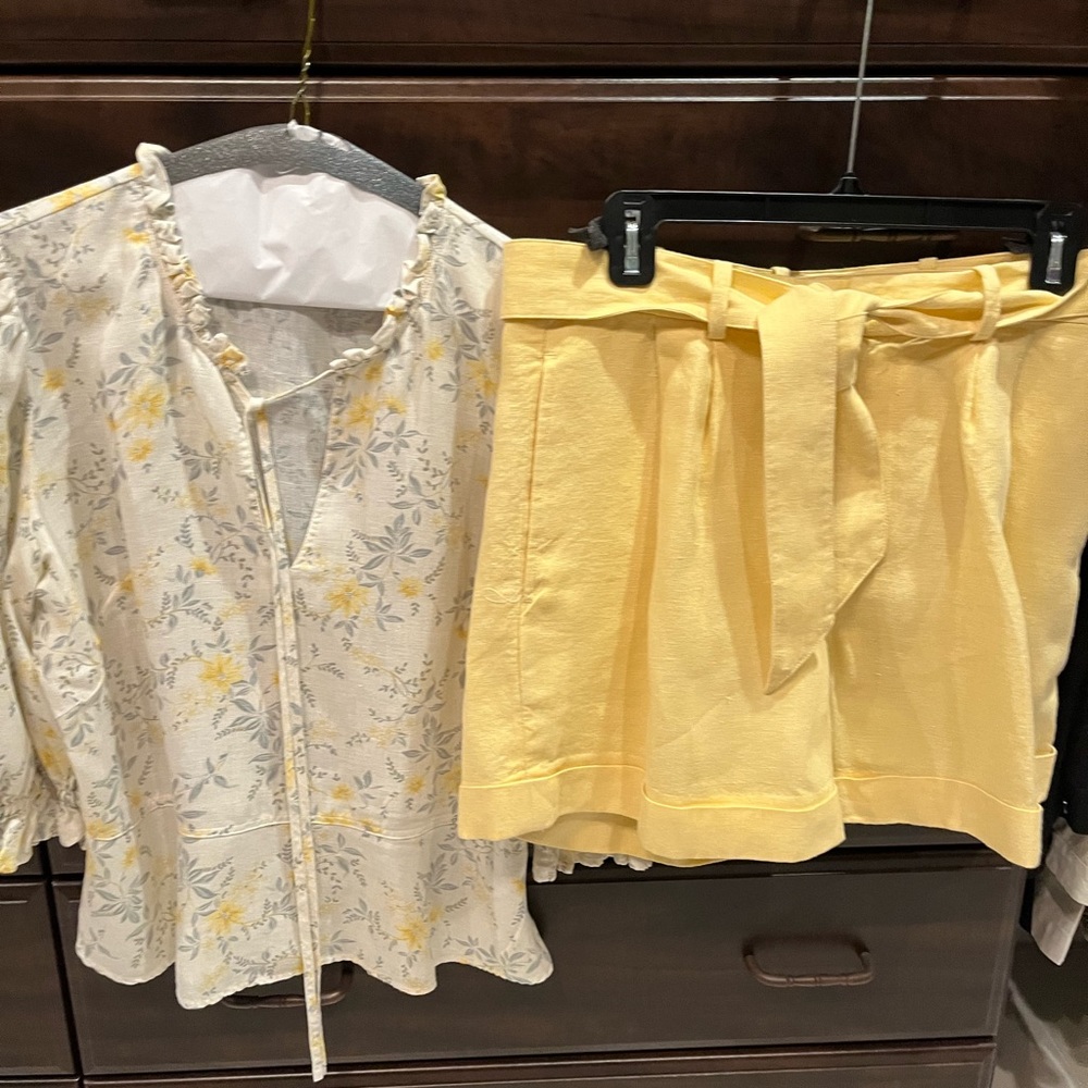 Ralph Lauren, spring of 2022 linen collection.